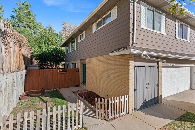 9966 Orangewood Dr, Thornton, CO 80260
