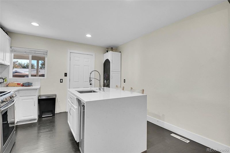 2626 S Hooker St, Denver, CO 80219