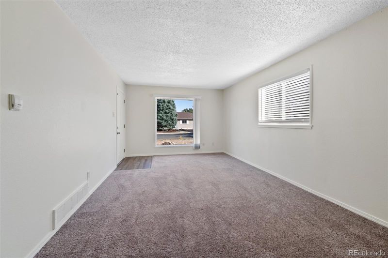 1071 Victor St, Aurora, CO 80011