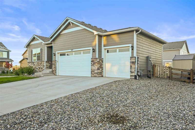 233 Coyote St, Bennett, CO 80102
