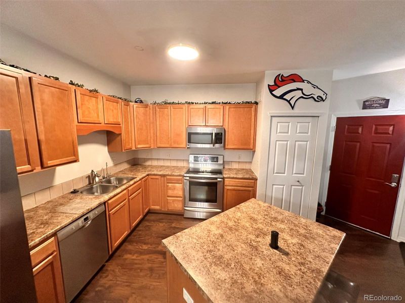 7292 S Blackhawk St #2-105, Englewood, CO 80112