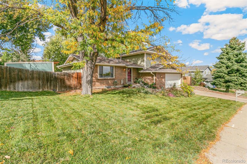 1743 S Owens St, Lakewood, CO 80232