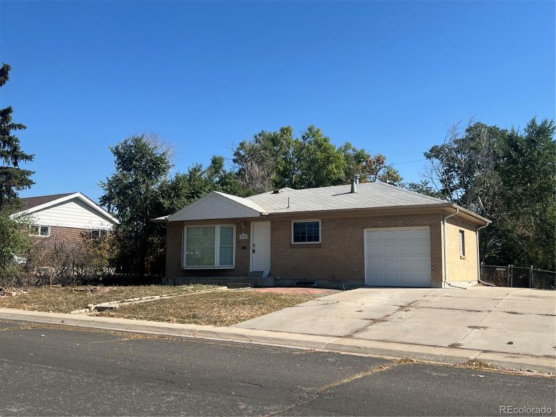 7222 Worley Dr, Denver, CO 80221