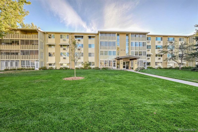610 S Clinton St #1B, Denver, CO 80247