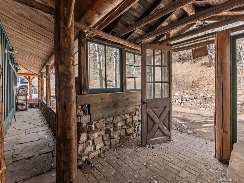 972 Fox Creek Rd, Glen Haven, CO 80532