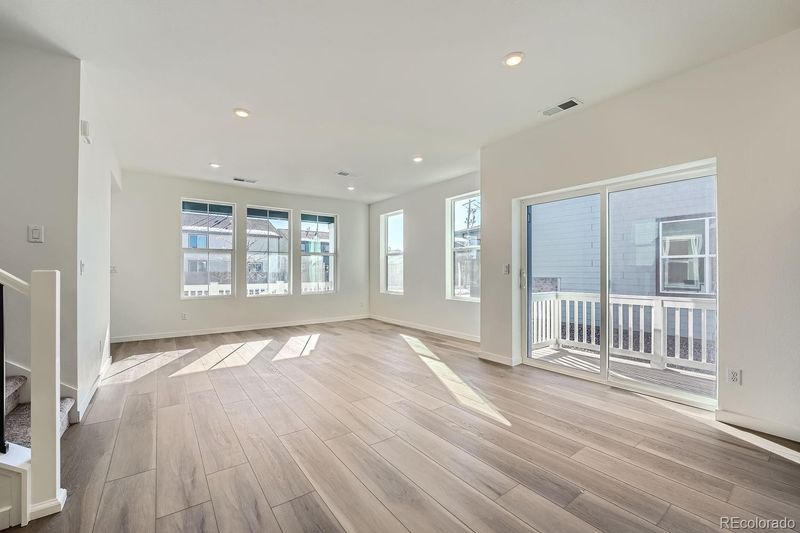 475 Bennett Ave, Bennett, CO 80102