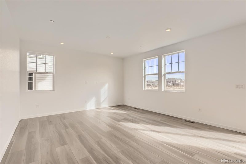10952 Olathe St, Commerce City, CO 80022