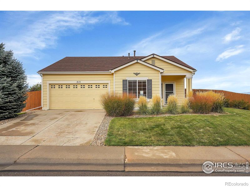 215 Elizabeth St Cir, Dacono, CO 80514