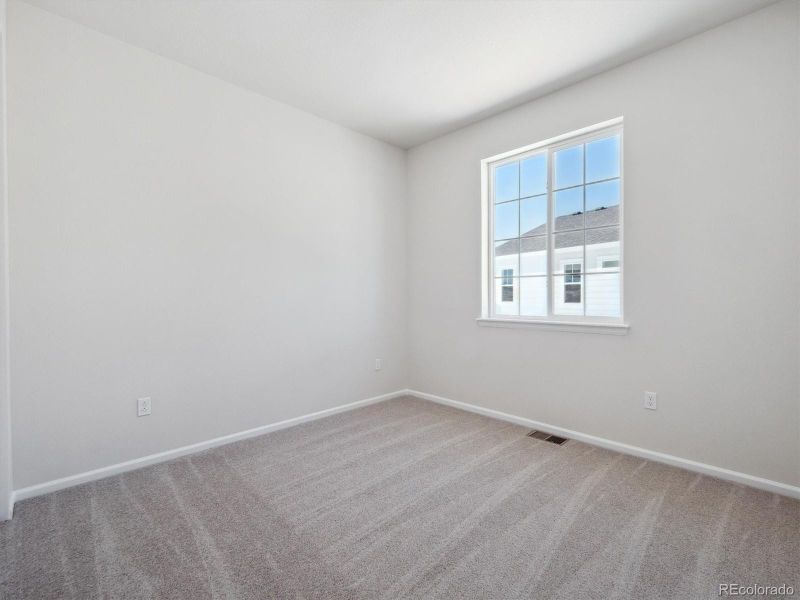 24510 E 36th Ave, Aurora, CO 80019