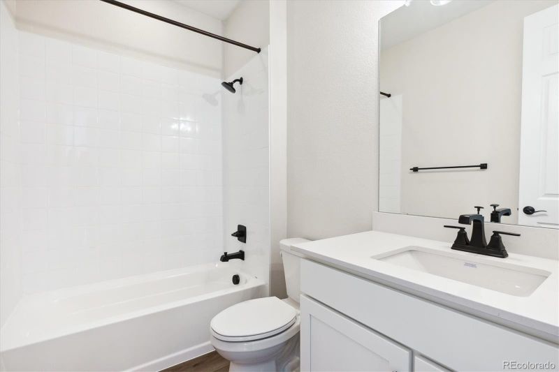 7355 S Waterloo Way, Aurora, CO 80016