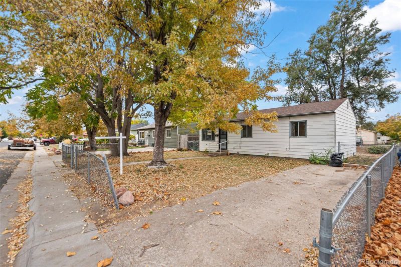 337 N 10th Ave, Brighton, CO 80601