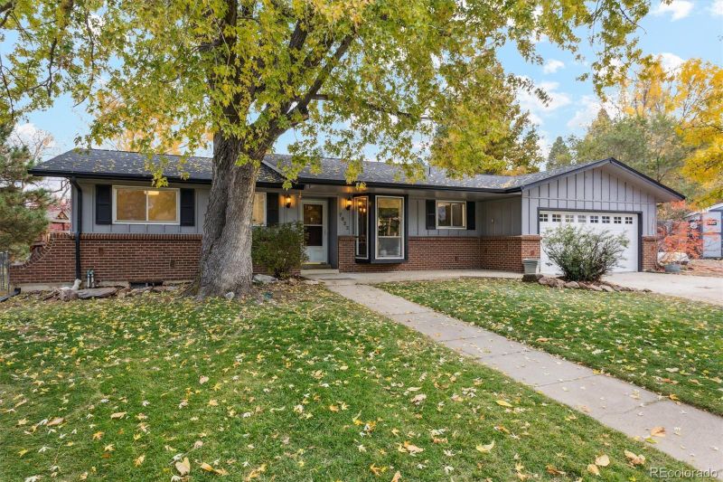 7022 S Trenton Cir, Centennial, CO 80112