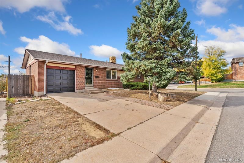 3550 W Dill Rd, Englewood, CO 80110