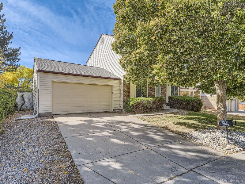 1009 S Lewiston Way, Aurora, CO 80017