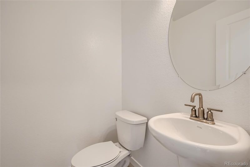 6907 Kendrick Ln, Arvada, CO 80007