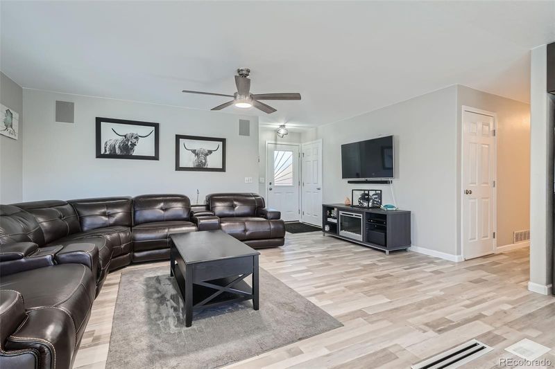 8645 S Field St, Littleton, CO 80128