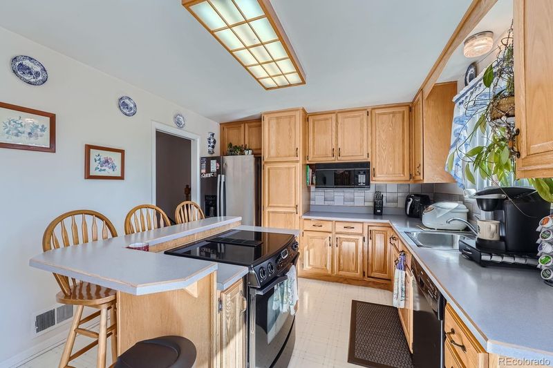 542 Melody Dr, Northglenn, CO 80260