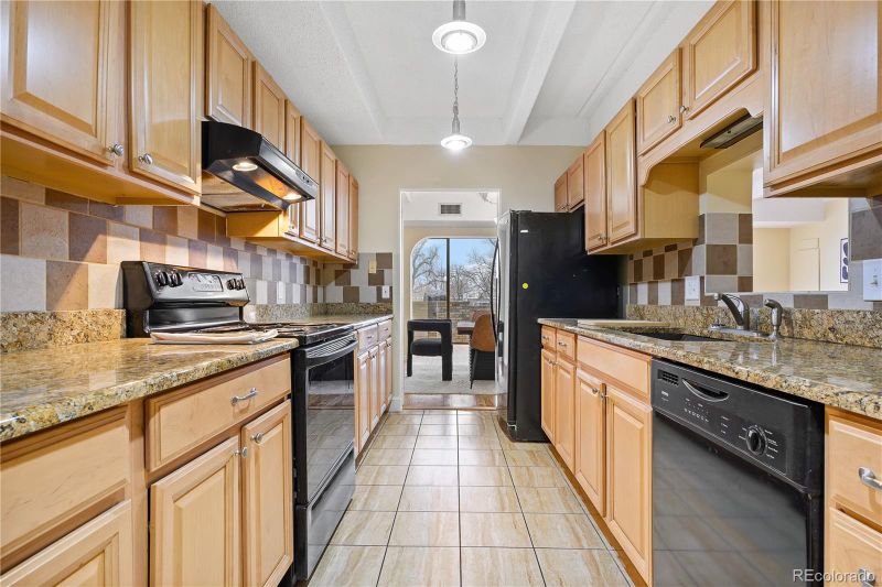 7865 E Mississippi Ave #105, Denver, CO 80247