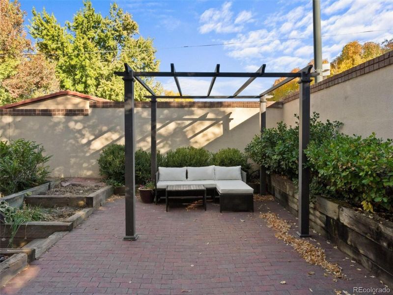 2680 S University Blvd #202, Denver, CO 80210