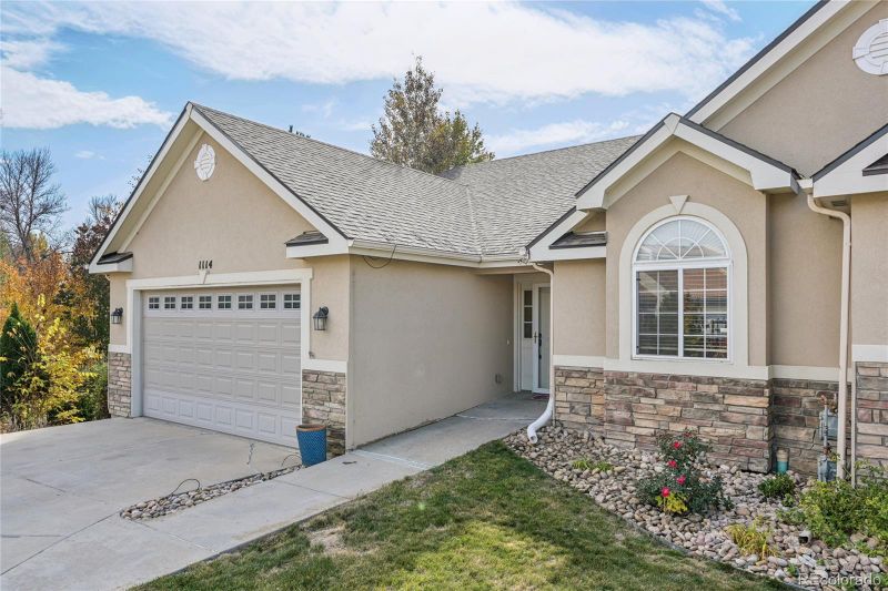 1114 Cottonwood Ct, Johnstown, CO 80534