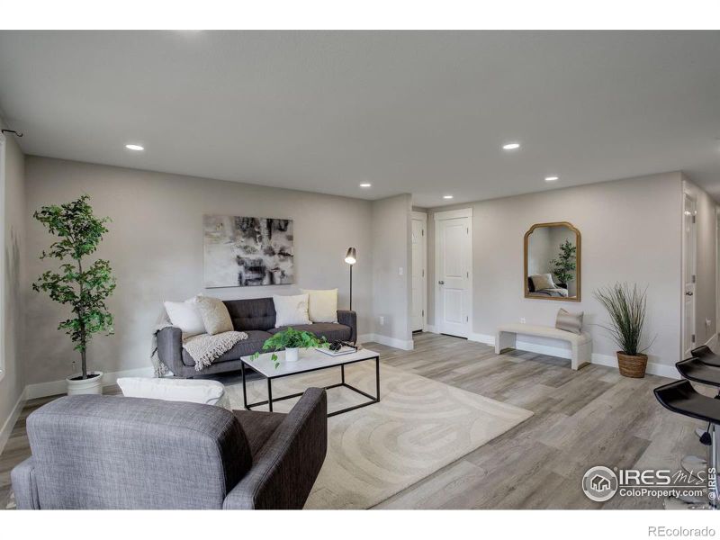 989 Pasque Dr, Longmont, CO 80504