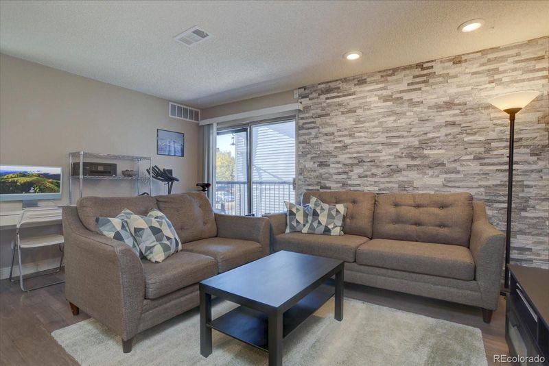 2575 S Syracuse Way #B208, Denver, CO 80231