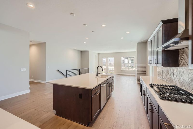 665 Scrubjay Cir, Castle Rock, CO 80104