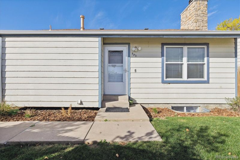 982 S Zeno Way, Aurora, CO 80017