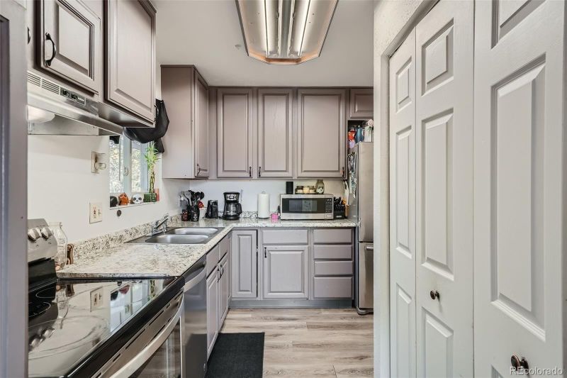 9481 W 65th Ave, Arvada, CO 80004