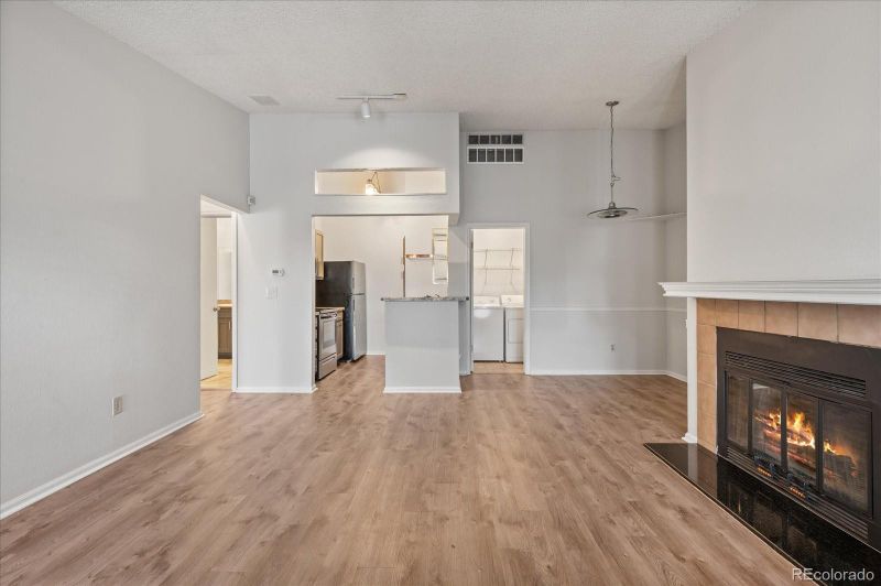 6705 S Field St #826, Littleton, CO 80128