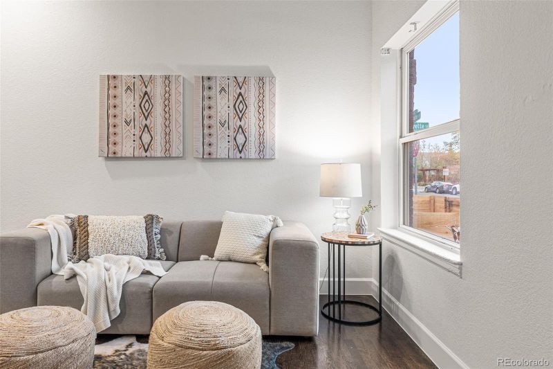 3823 N Franklin St, Denver, CO 80205