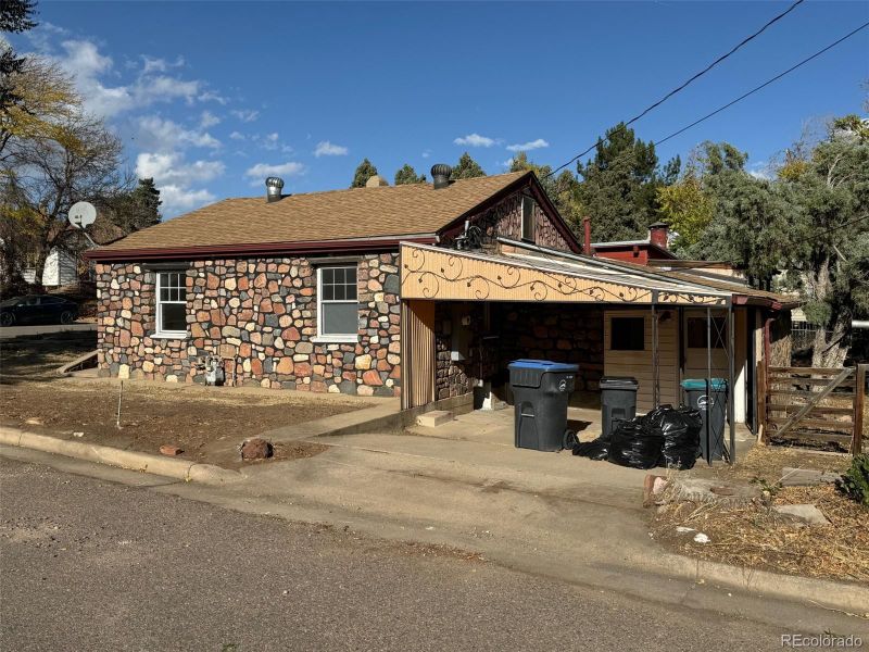 1023 6th St, Golden, CO 80403