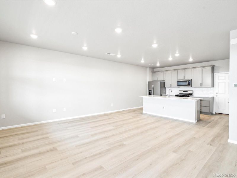 22280 E 8th Ave, Aurora, CO 80018