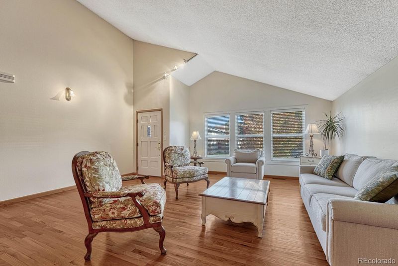 8105 S Syracuse St, Centennial, CO 80112