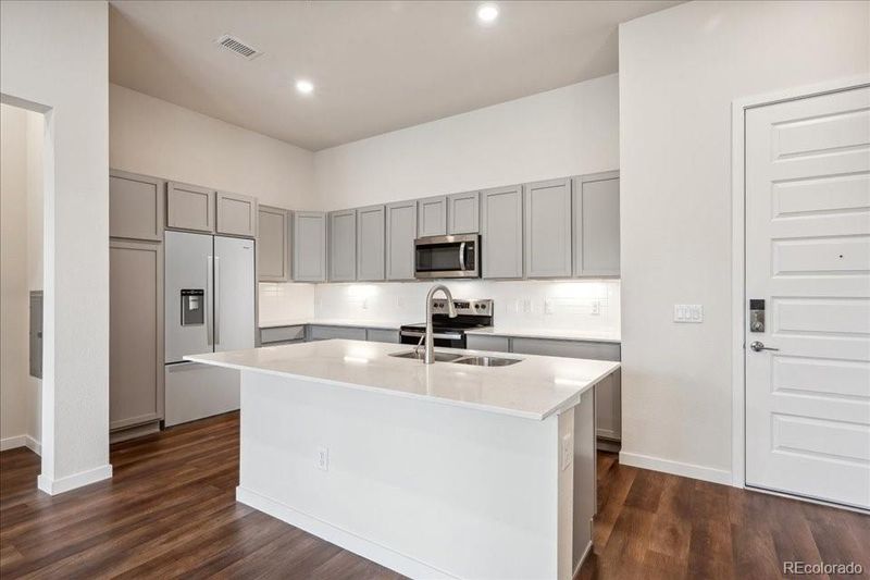 487 Interlocken Blvd #103, Broomfield, CO 80021