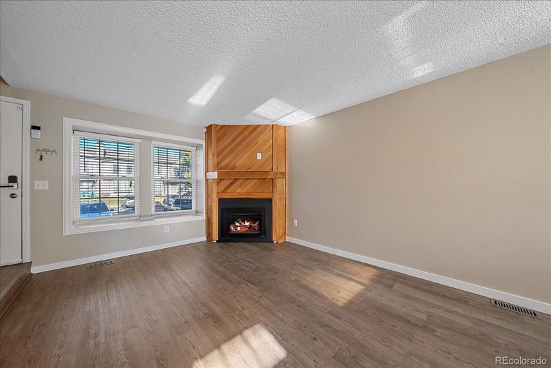 17198 E Whitaker Dr #B, Aurora, CO 80015