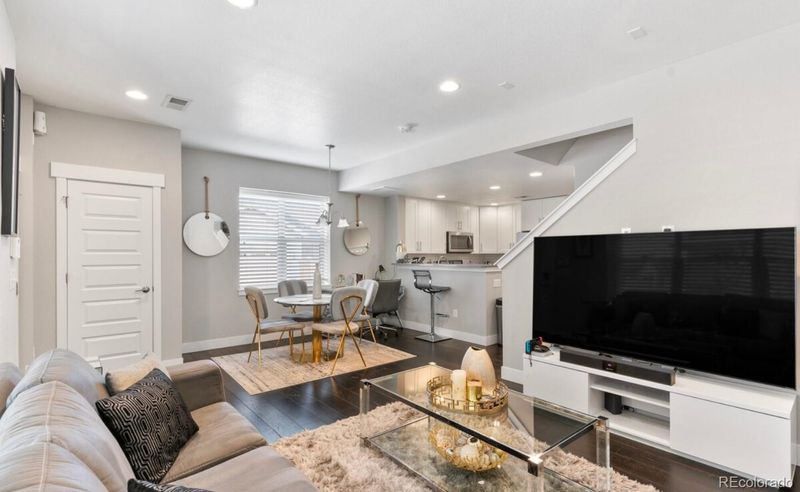 11255 E 25th Ave, Aurora, CO 80010