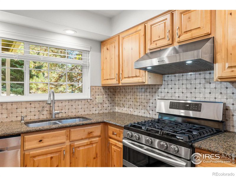 6093 E Briarwood Dr, Centennial, CO 80112