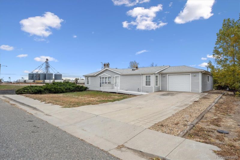 100 E Broadway Ave, Keenesburg, CO 80643