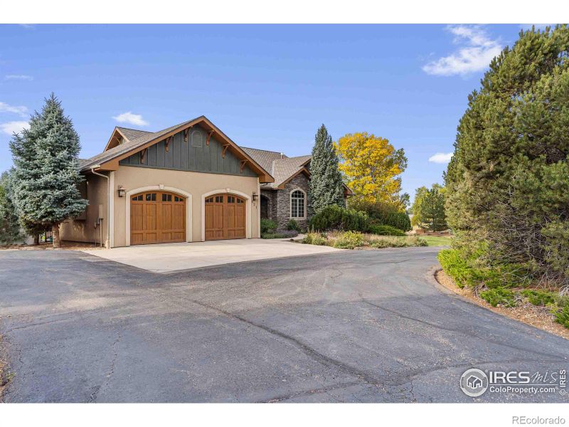 421 Deerfield Cir, Fort Collins, CO 80524