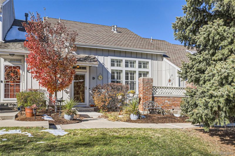 2996 W Long Dr #D, Littleton, CO 80120