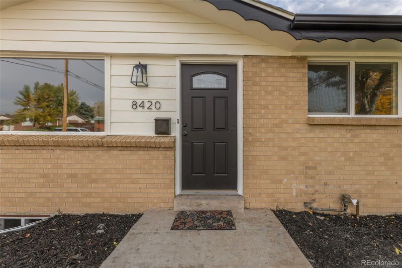 8420 Dawson Dr, Denver, CO 80229