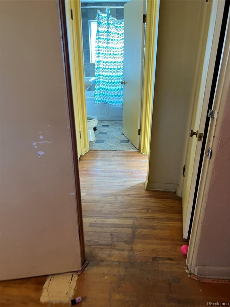 250 Zenobia St, Denver, CO 80219