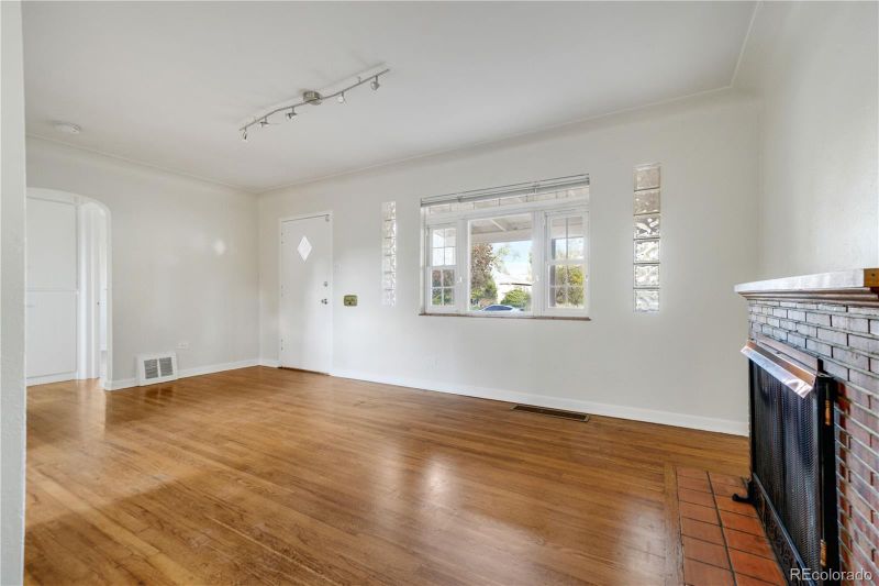 3241 Niagara St, Denver, CO 80207