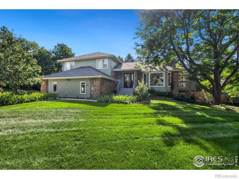 2305 Nottingham Ct, Fort Collins, CO 80526