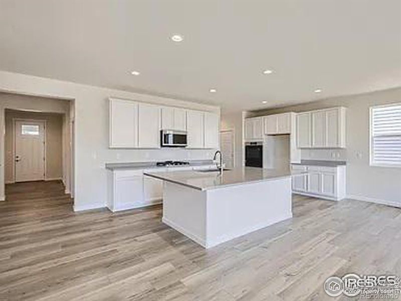 2571 Grizzly Pl, Johnstown, CO 80534