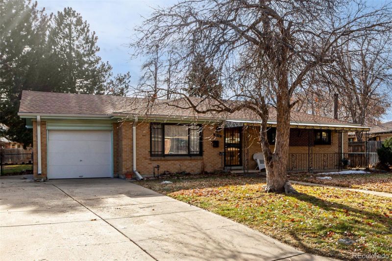 3112 Salem St, Aurora, CO 80011