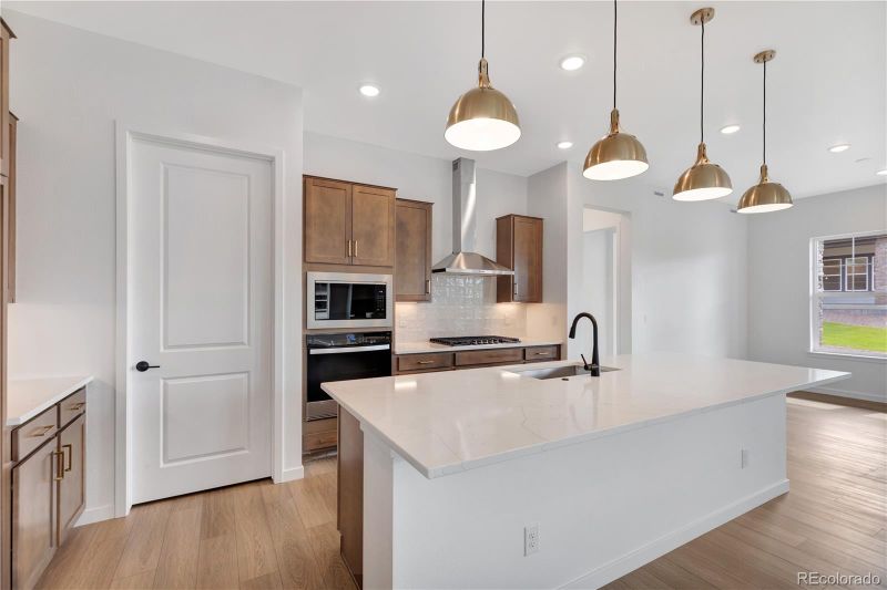 8645 S Quemoy St, Aurora, CO 80016