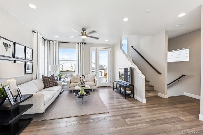 5295 Queen Ct, Arvada, CO 80002