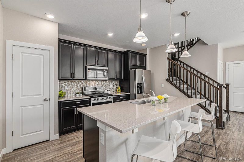 221 W Jamison Ct, Littleton, CO 80120